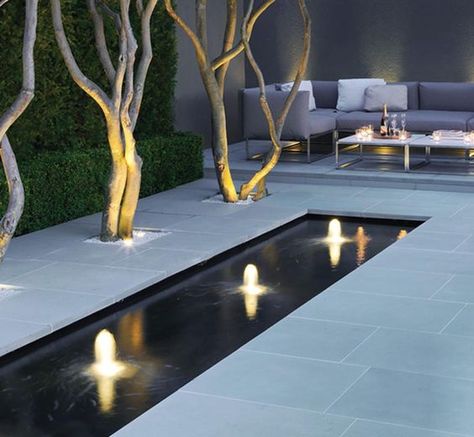 Modern Pond, Pond Lighting, Landscaping Water Feature, Garden Design Layout Landscaping, Moderne Have, Modern Water Feature, Kolam Koi, Lights Interior, Modern Fountain