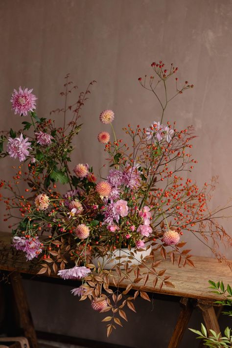 January Floral Arrangements, Dried Flower Installation, Fall Wedding Floral Arrangements, Autumn Flower Arrangements, Wild Flower Arrangements, Beauty Bush, Floral Vases, Vibrant Bouquet, Fancy Flowers