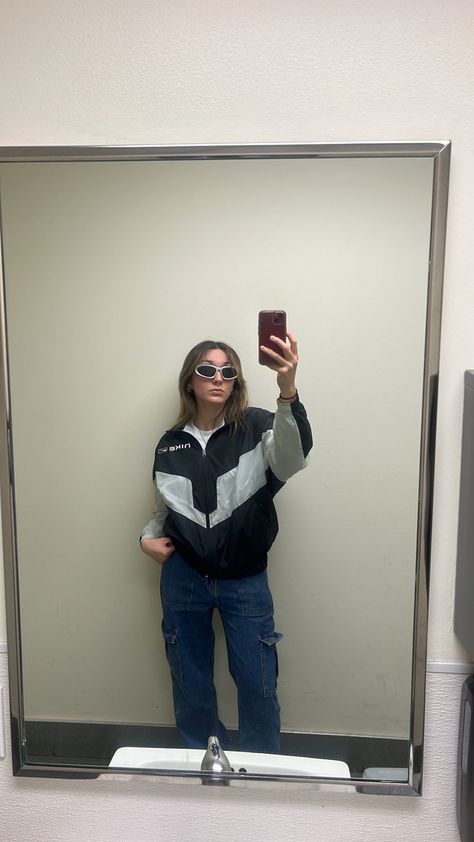 Nike, windbreaker, outfit, outfit ideas, fall outfits, sunglasses, mirror pic, fashion Black Nike Windbreaker Outfit, Black Windbreaker Outfit, Nike Windbreaker Outfit, Windbreaker Outfit, Sunglasses Mirror, Black Windbreaker, Outfit Ideas Fall, Nike Windbreaker, Mirror Pic