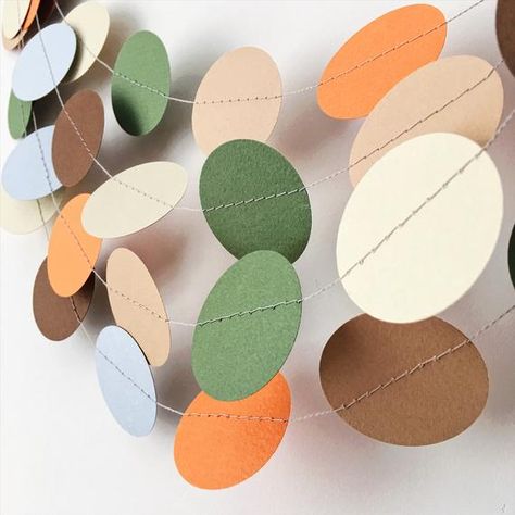 Neutral Baby Shower Backdrop, Woodland Garland, Decorating Doors, Safari Party Decorations, Forest Animals Theme, Desserts Table, Woodland Animals Theme, Animal Baby Shower Theme, Paper Circle