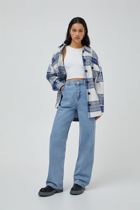 Sobrecamisa cuadros azules Outfit Navidad, Wall Paint, Outfits Ideas, Bedroom Wall, Mom Jeans, Mood Board, Pants, How To Wear, Clothes