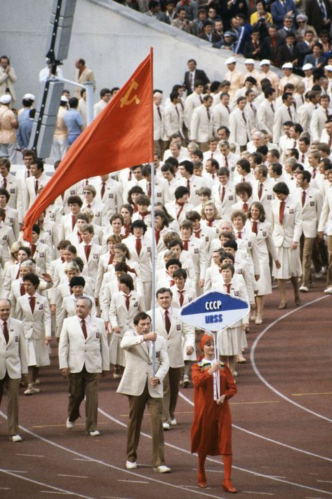 Opening ceremony, USSR team (flag bearer Nikolay Balboshin) Flag Bearer, Olympic Athletes, Olympic Sports, Action Poses, Summer Olympics, Vintage Sports, Opening Ceremony, Warsaw, Olympic Games