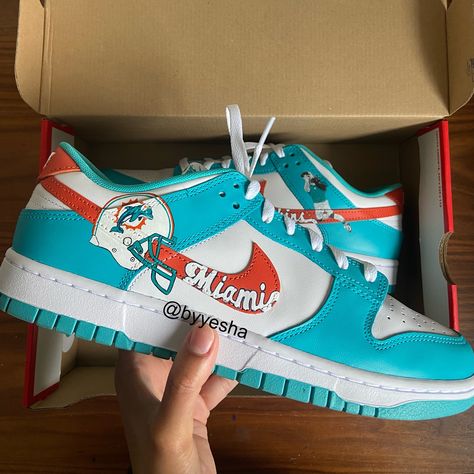 Miami Dolphins on Nike dunks. 🫡🐬 SWIPE 👉 • • #miami #miamidolphins #nfl #angelus #angeluspaint #nike #nikeaf1 #customnike #customshoes #customsneakers #toronto #nyc #uk #yyz #yyc #california #usa #canada #football #footballgames #finsup #customfootball Af1 Shoes, Leather Paint, Custom Football, Custom Nikes, Custom Sneakers, Miami Dolphins, Football Games, Nfl Teams, Custom Shoes