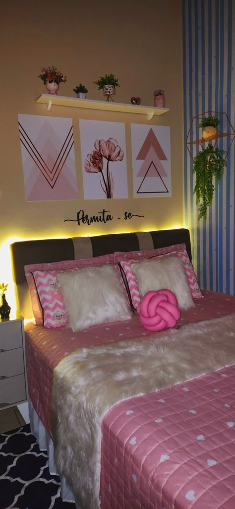 Flower Room Decor, Stylish Room Decor, Bedroom Ideas For Small Rooms Cozy, Room Organization Bedroom, Colorful Room Decor, Girly Room Decor, Diy Room Decor For Teens, Cute Diy Room Decor, Dekorasi Kamar Tidur