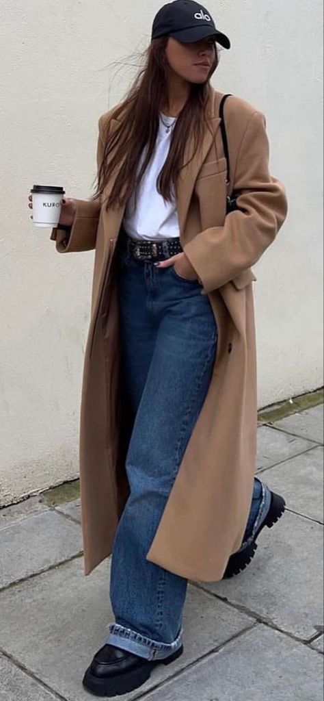 Camel Coat Outfit 2023, Celebrity Street Style 2023, Celebrity Street Style Winter, Camel Coat Outfit Winter Style, Alicia Taylor, Street Style 2023, Camel Coat Outfit, Winter Coat Outfits, Camel Coat Street Style