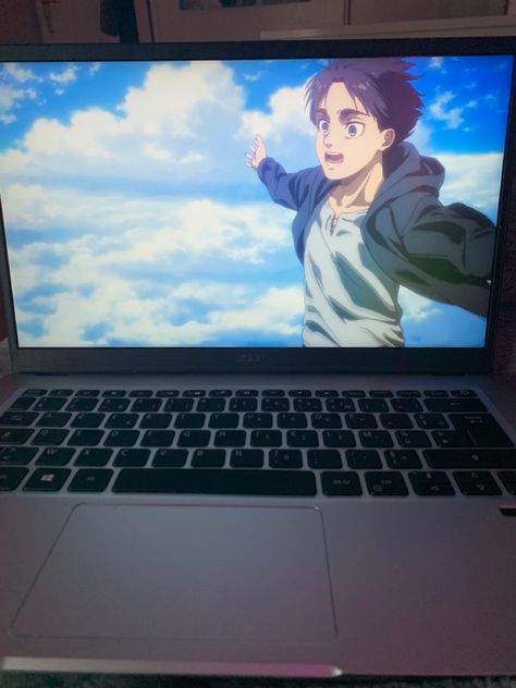 Watching Anime On Laptop, Laptop Aesthetic, Watching Anime, Anime Room, Anime Shows, Hero Academia, Attack On Titan, Manga Anime, Cool Photos