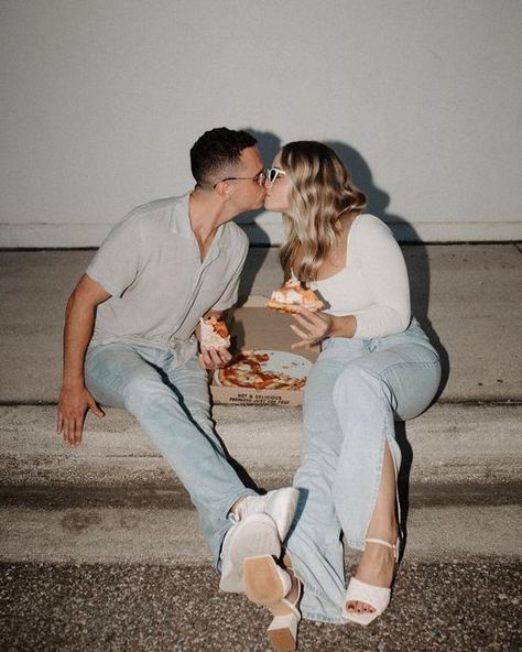 Gym Engagement Photos, Engagement Photos With Pizza, Pizza Engagement Photos, Pizza Engagement Pictures, Pizza Photoshoot, Pizza Couples, Engagament Photos, Classy Engagement Photos, Pizza Photo