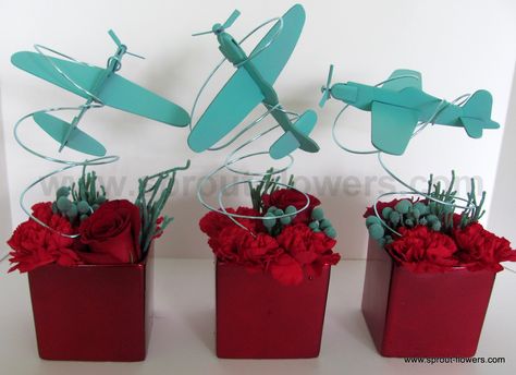 Airplane Centerpiece Ideas, Around The World Prom Theme, Airplane Table, Aviation Wedding Theme, Pilot Party, Airplane Wedding, Aviation Wedding, Travel Party Theme, Airplane Theme