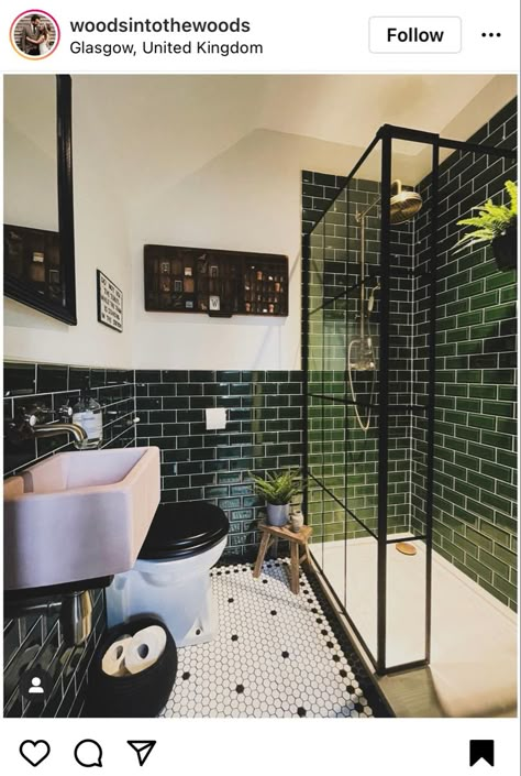 Dark En Suite Bathroom, Green Wet Room, Black And Green Tile Bathroom, Modern Victorian Decor Bathroom, Green Shower Bathroom Ideas, Internal Bathroom No Windows, Small Bathroom Green Tile, Black And Green Bathroom Ideas, Bathroom Interior Design Green