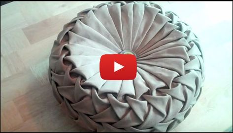 This beautifully intricate Canadian smocking round cushion by Debbie Shore is a great project for an intermediate sewer. -Sewtorial Debbie Shore, Canadian Smocking, Smocking Tutorial, Cushion Tutorial, Smocking Patterns, Pillow Tutorial, Bantal Sofa, Sewing Pillows, Round Cushion