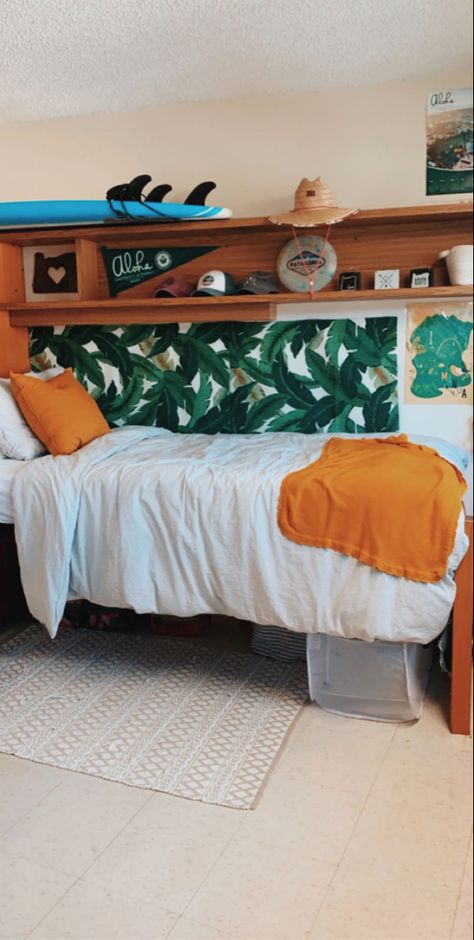 university of hawaii at mānoa ! #hawaii #dormroomideas #dormroomdecor Hawaii Dorm Room, Hawaii Bedroom, University Of Hawaii At Manoa, Dorm Room Styles, Dorm Inspiration, College Dorm Room Decor, Dorm Room Ideas, University Of Hawaii, Dorm Room Inspiration