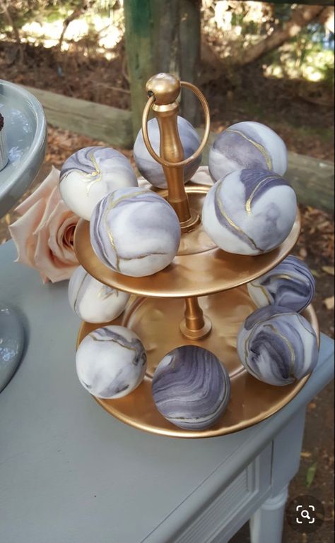 Cake Pops Business, Marbled Cake Pops, Papsikel Design, Marble Cake Pops, Cake Pops Wedding, Gold Cake Pops, Marble Party, Wedding Cake Flowers, Cake Pop Designs