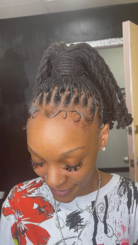 How To Style Dreadlocks, Style Dreadlocks, Barbie Pony, Loc Ideas, Dreadlocks Styles, Long Locs, Short Dreads, Barbie Ponytail, Loc Inspiration