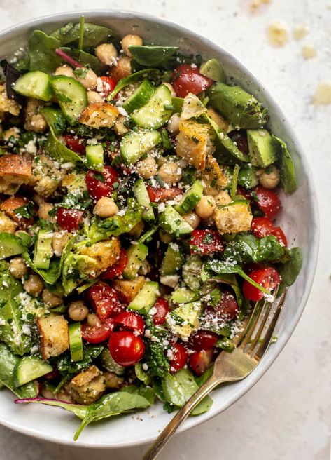 Chickpea Salad Bowl with Dilly Croutons Cucumber Salad With Mayo, Cucumber Salad Creamy, Salads Cucumber, Asian Cucumber Salad Recipe, Cucumbers And Tomatoes, Bruschetta Pasta, Easy Cucumber Salad, Cucumber Salad Recipe, Pasta Side Dishes