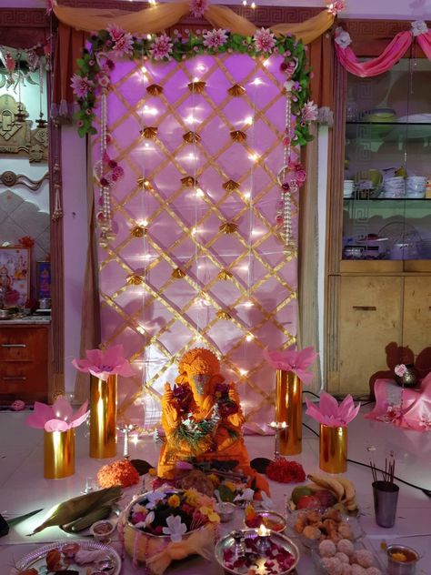 Bappa Decoration, Crown Wall Decor, Pooja Decor, Pooja Decoration, Ganpati Decoration Design, Choker Necklace Designs, Ganpati Decoration, Stylish Short Dresses, Pink Theme