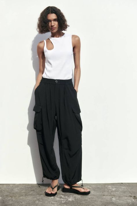 Long Flowy Pants, Oversized Cargo Pants, Best Cargo Pants, Linen Cargo Pants, Black Linen Trousers, Cargo Pants Color, Cargo Pants Outfits, Zara Portugal, Zara Jumpsuit