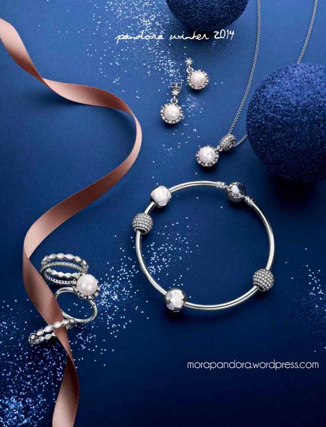 Pandora Campaign, How To Take Jewelry Photos, Winter Accessories Jewelry, Photograph Jewelry, Pandora Winter, Jewellery Advertising, Etsy Photography, Jewellery Photography Inspiration, Jewelry Product Shots