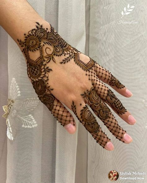 Mehandi Designs For Back Hands, Unique Mehndi Design, Finger Henna Designs, Henna Tattoo Hand, Henna Tattoo Designs Hand, Mehndi Designs Bridal Hands, Latest Henna Designs, Rose Mehndi Designs, Mehndi Design Pictures