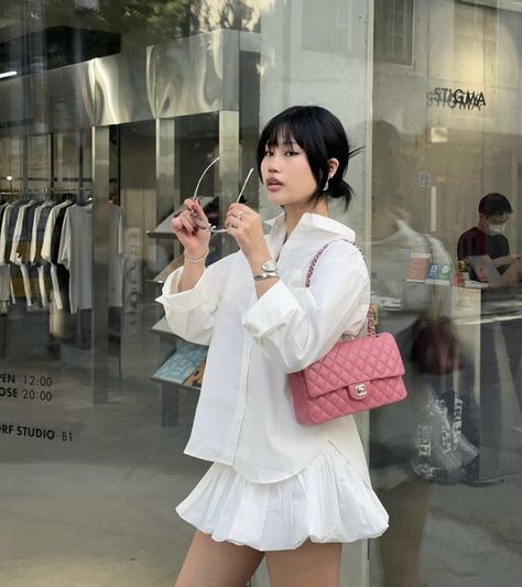 White Outfit Skirt, Pink Bags Outfit, Jihoon Kim, Chanel Bag Outfit, Korea Street Style, Korean Outfit Street Styles, Mother Of The Bride Gown, Bubble Skirt, White Outfit