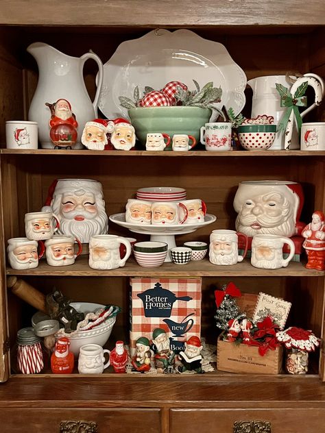 Christmas Dishes Display, Christmas Hutch Display, Christmas Tree Lot Ideas, Christmas Cupboards, Christmas China Cabinet Decor, Christmas Hutch Decor, Christmas Thrift, Christmas Shelves, Christmas Hutch