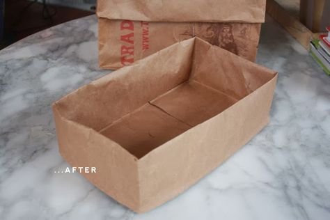 Fold down paper shopping bags for drawer organisers (via Aunt Peaches) Paperbag Crafts, Paper Bag Storage, Paper Basket Weaving, Aunt Peaches, Diy Paper Bag, Paper Grocery Bags, Diy Toy Storage, Paper Bag Crafts, Craft Storage Organization