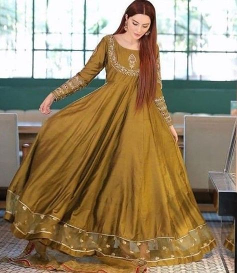 Simple Long Frocks Pakistani, Bridal Dresses Ideas, Marriage Suit, Nikkah Brides, Dreamy Interior, Shadi Dress, Brown Clothes, Designer Dresses Elegant, Pregnancy Checklist