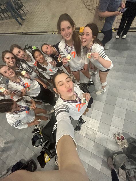 Volleyball Cute Pictures, First Place Medal Aesthetic, 1st Place Medal Aesthetic, Volleyball Tournament Aesthetic, Volleyball Group Pictures, Volleyball Nationals, 1st Place Medal, Volleyball Medal, Summer Volleyball