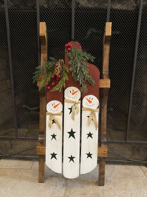 Mini Sled Decorating Ideas Diy, Painted Old Sleds, Small Wooden Sleigh Decorating Ideas, Wood Sled Decor, Painted Sleds Ideas, Wooden Sled Decor Diy, Sled Painting Ideas, Painted Sleds For Christmas, Sled Christmas Decor Porch Ideas