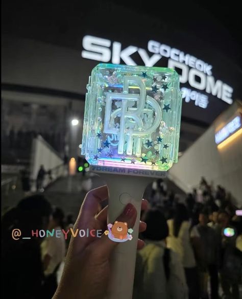 (not mine) Nct New Lightstick, Nct Dream Lightstick Decoration, Nct Lightstick Deco, Nct Lightstick Decoration, Nct Dream Lightstick, P1harmony Lightstick, Kpop Astethic, P1harmony Concert, Lightstick Decoration