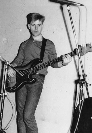 Andy Rourke The Smiths, The Smiths Andy Rourke, Andy Rourke, Cool Kidz, The Smiths Morrissey, Sing Me To Sleep, Johnny Marr, Michael Cera, Robert Smith