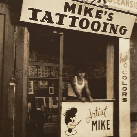 Max Pelz's old booth in Coney Island. He sold it to Mike Colantuono. Tattoo Museum, Amsterdam Tattoo, Tattoo Signs, Good Old Times, Old Tattoos, Tattoo Parlors, Psychobilly, Vintage Tattoo, Coney Island