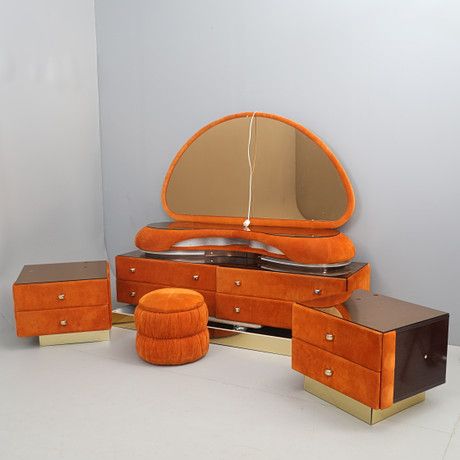 DRESSING TABLE, Made by Verardo, Italy, 1960s/70s. Furniture - Other - Auctionet 70s Room, 70s Furniture, Dressing Table With Mirror, 1960s Furniture, Table With Mirror, Retro Interior Design, 70s Home, Woodworking Inspiration, Retro Interior