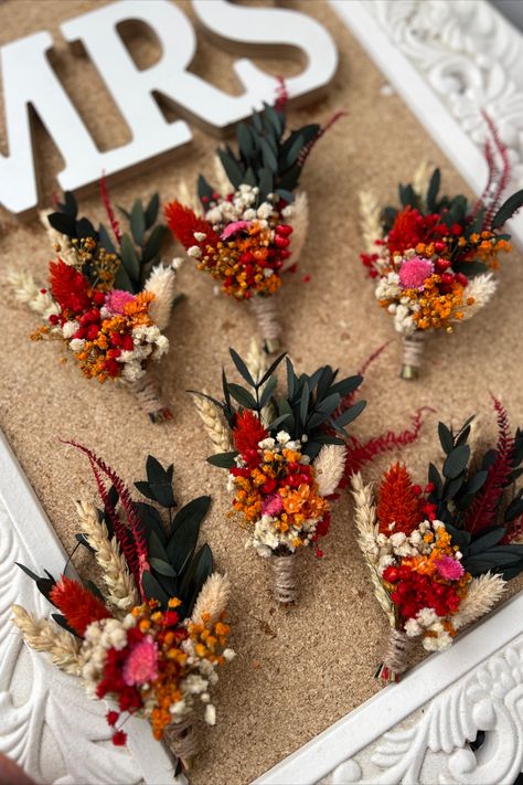 Dried flower boutonnieres made for Rustic terracotta wedding theme. Rustic Terracotta Wedding, Boutonniere Boho, Terracotta Wedding Theme, Dried Flower Boutonniere, Flower Boutonniere, Dried Flowers Wedding, Terracotta Wedding, Wedding Themes Fall, Wedding 2025