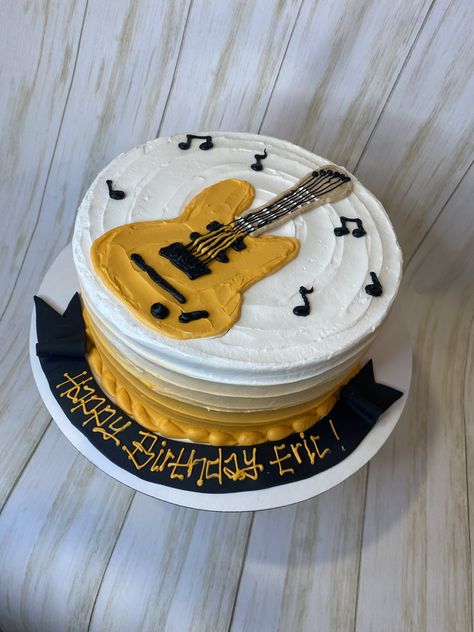 Simple birthday music musician round orange Guitar Birthday Cakes, Guitar Birthday, Music Themed Cakes, Holiday Bouquet, Music Cake, Guitar Cake, Birthday Music, Creative Birthday Cakes, Simple Birthday