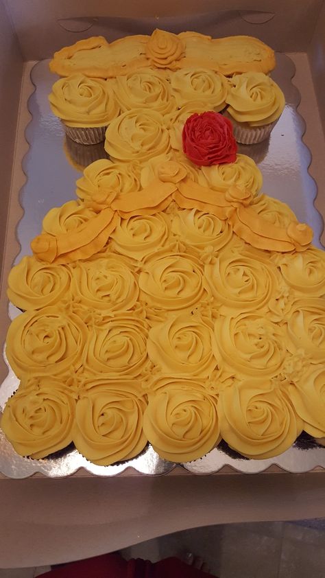 Belle dress pull apart cake. All buttercream frosting. Inspired by Cakes by Christy. Disney Princess Party Food, Princess Party Food, Beauty And The Beast Dress, Belle Birthday Party, Beauty And Beast Birthday, Beauty And The Beast Theme, Belle Birthday, Pull Apart Cupcakes, Beauty And The Beast Party