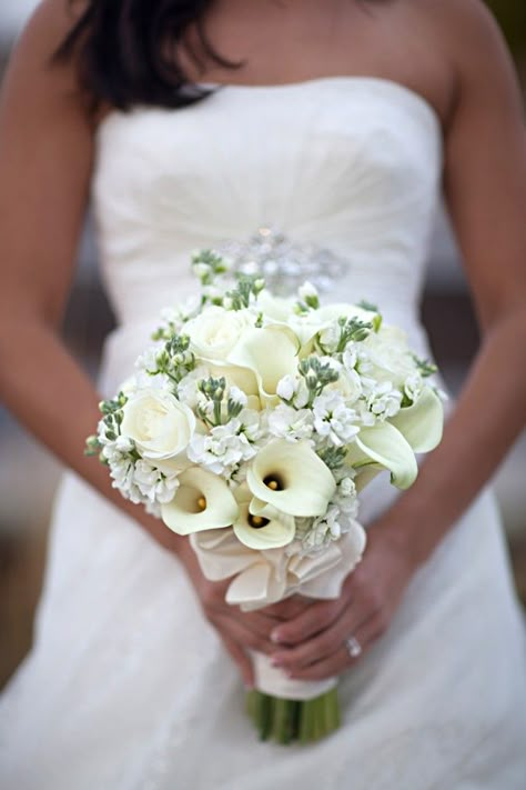 A Chic, Love and Lavender Filled Wedding. I like the lavender champagne glasses. Calls Lily Wedding Bouquet, Calla Lily Bridesmaid Bouquet, Calla Lily Bouquet Wedding, Calla Lily Wedding, Calla Lily Bouquet, Lily Wedding, Lily Bouquet, Roses Bouquet, White Wedding Bouquets