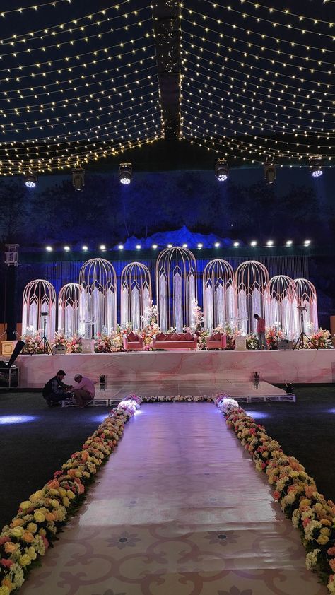 Reception Decor Outdoor Indian, Reception Lawn Decorations Indian, Lawn Reception Decor Indian, Party Plot Entry Design, Wedding Lawn Design, Lawn Wedding Decor Indian, Reception Walkway Decor, Wedding Lawn Decorations Indian, Reception Decorations Indian Stage