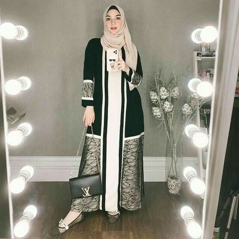 Inspirasi Outfit Lebaran, Abaya Designs Latest, Modern Abaya, Hari Raya Idul Fitri, Abaya Fashion Dubai, Moslem Fashion, Hijab Designs, Muslim Fashion Hijab Outfits, Iranian Women Fashion