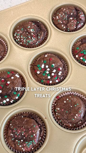 Christmas Cookie Brownie Oreo, 3 Layer Christmas Brownie Bites, Christmas Cookie Oreo Brownies, Diy Christmas Baked Goods, Cookie Bottom Cupcakes, Sugar Cookie Oreo Brownie Cupcakes, Christmas Brownies With Oreos, Oreo Sugar Cookie Brownies, Cookie Oreo Brownie Cupcake