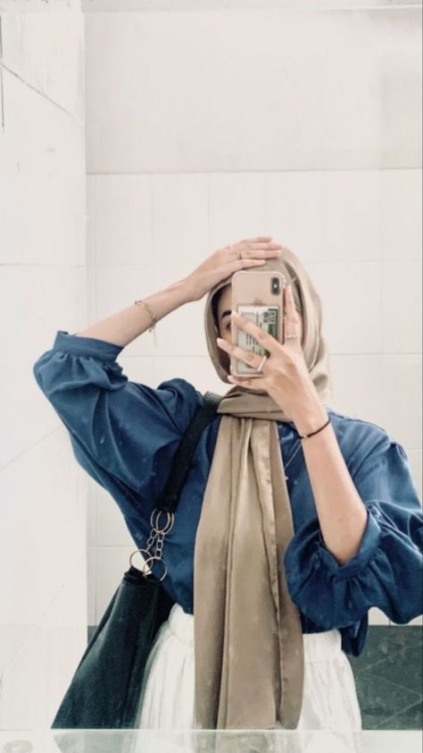 Korean Hijab Outfit, Haircut Selfie, Photo Hijab, Outfit Hijab Casual, Estilo Hijab, Hijabi Outfit, Cute Hairstyle, Muslim Fashion Hijab Outfits, Casual Hijab Outfit