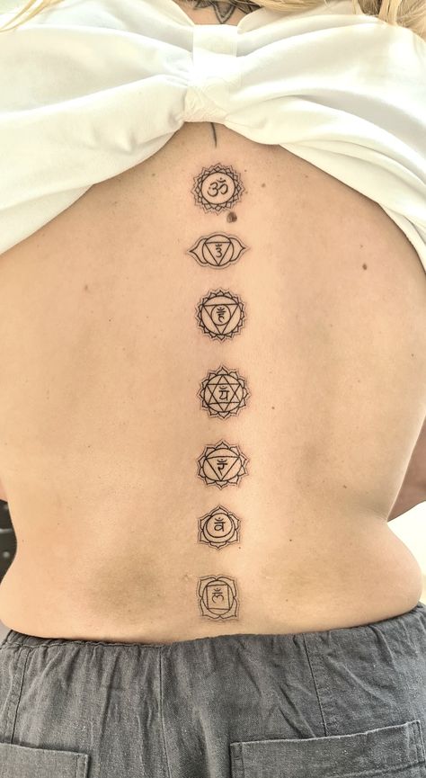 Chakras, energy chakras of the body, feminine tattoo, spine tattoo, tattoo for women, tattoo designs for girls Chakra Spine Tattoo, Energy Chakras, Tattoo Spine, Tattoo Ideas Inspiration, Spiritual Alignment, Spine Tattoo Ideas, Chakra Tattoo, Divine Feminine Art, Sick Tattoo