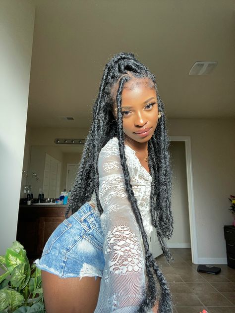 Distressed faux locs Faux Locs Soft, Faux Locs Big Parts, Distressed Faux Locs Hairstyles, Foe Locs, Distressed Faux Locs Styles, Distressed Locs Styles, Thick Faux Locs, Soft Distressed Locs, Black Faux Locs