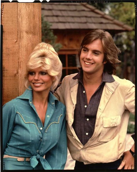 Loni Anderson 70s, Lonnie Anderson, Loni Anderson, Shaun Cassidy, Classic Television, David Cassidy, Famous Movies, A Star Is Born, Fashion Icons