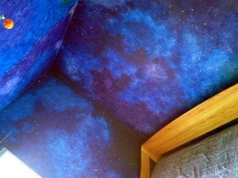 Picture of How to paint a star/night-sky themed nursery that will last until high school. http://www.instructables.com/id/How-to-paint-a-starnight-sky-themed-nursery-that-w/ Outer Space Bedroom, Galaxy Bedroom, Galaxy Room, Sky Ceiling, Space Themed Bedroom, Space Themed Room, Star Night, Space Nursery, Space Room