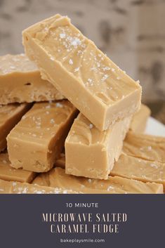 Caramel Fudge Recipe, Easy Microwave Fudge, Fudge Caramel, Microwave Fudge, Salted Caramel Fudge, Fudge Recipes Easy, Caramel Fudge, Butter Fudge, Fudge Easy