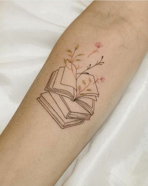 Rate This Tattoo ideas From ⭐1~10. SAVE & FOLLOW i will update everyweek. Literature Tattoos, Bookish Tattoos, Self Love Tattoo, Tattoos For Lovers, Petite Tattoos, Famous Artwork, Book Tattoo, Girly Tattoos, Time Tattoos