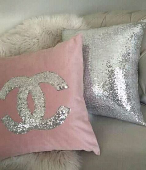 Sequin Pillow, Rough Draft, Pink Chanel, Creative Crafts, Love Life, Hobbies, Chanel, Throw Pillows, Lifestyle