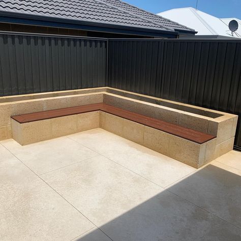 Limestone and Wood Bench Sunken Hot Tub, Outdoor Bench Seating, Wall Bench, Corner Seating, Limestone Wall, Concrete Bench, Back Garden Design, Backyard Seating, Stone Planters