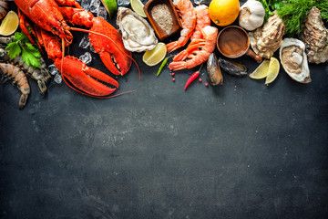 Free Photo | Top view white round plate cut vegetables spices in bowls wooden spoon on grey background Dinner Background, Lunch Toast, Lobster Stock, South African Dishes, Malay Food, Spice Bowls, Fresh Lobster, Cooking Photos, Gourmet Dinner