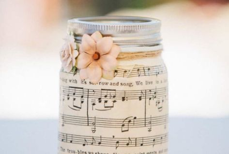 24 Creative Gifts for Music Lovers | Shutterfly Gift Ideas For Music Lovers, Music Gifts Diy, Diy Teacher Christmas Gifts, Cheap Teacher Gifts, Gifts For Music Lovers, Piano Gifts, Teacher Gift Baskets, Kindergarten Gifts, Teachers Diy